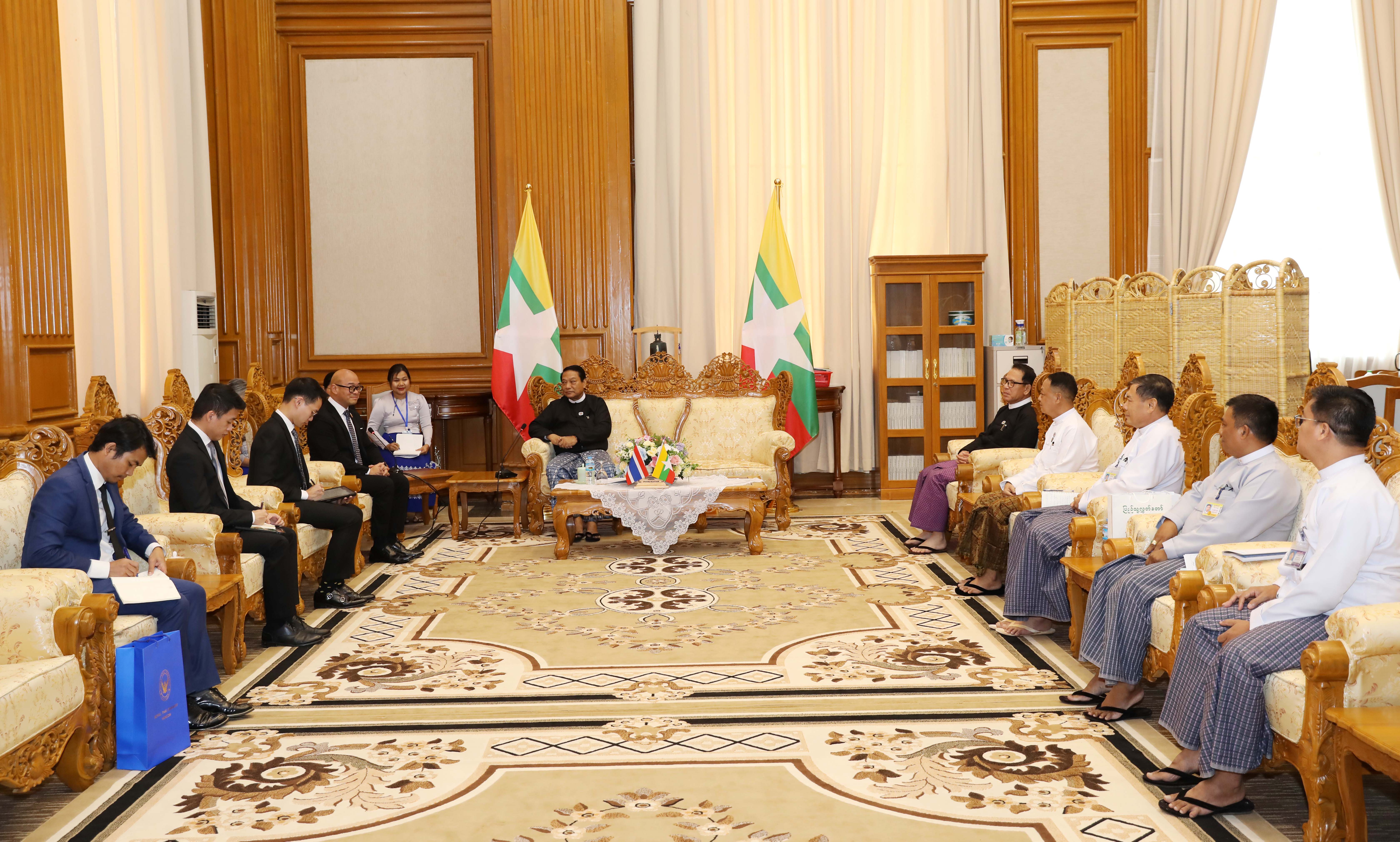 ပြည်သူ့လွှတ်တော်ဥက္ကဋ္ဌ ဦးခင်ရီ မြန်မာနိုင်ငံဆိုင်ရာ ထိုင်းနိုင်ငံသံအမတ်ကြီး ဦးဆောင်သည့်ကိုယ်စားလှယ်အဖွဲ့အား လက်ခံတွေ့ဆုံ