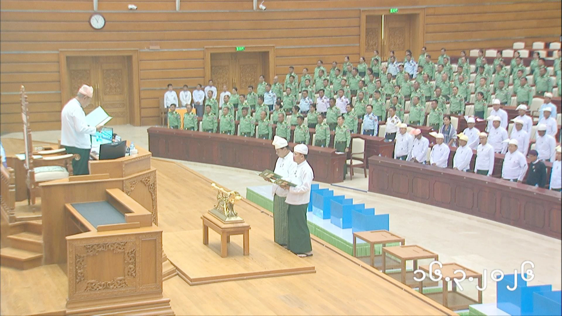 တတိယအကြိမ် ပြည်သူ့လွှတ်တော် ပထမပုံမှန်အစည်းအဝေး စတင်ကျင်းပ ပြည်သူ့လွှတ်တော်ဥက္ကဋ္ဌအဖြစ် ဇေယျာသီရိမဲဆန္ဒနယ်မှ ဦးခင်ရီ၊ ဒုတိယဥက္ကဋ္ဌအဖြစ် တပ်ကုန်းမဲဆန္ဒနယ်မှ ဦးမောင်မောင်အုန်းတို့အား ရွေးကောက်တင်မြှောက်