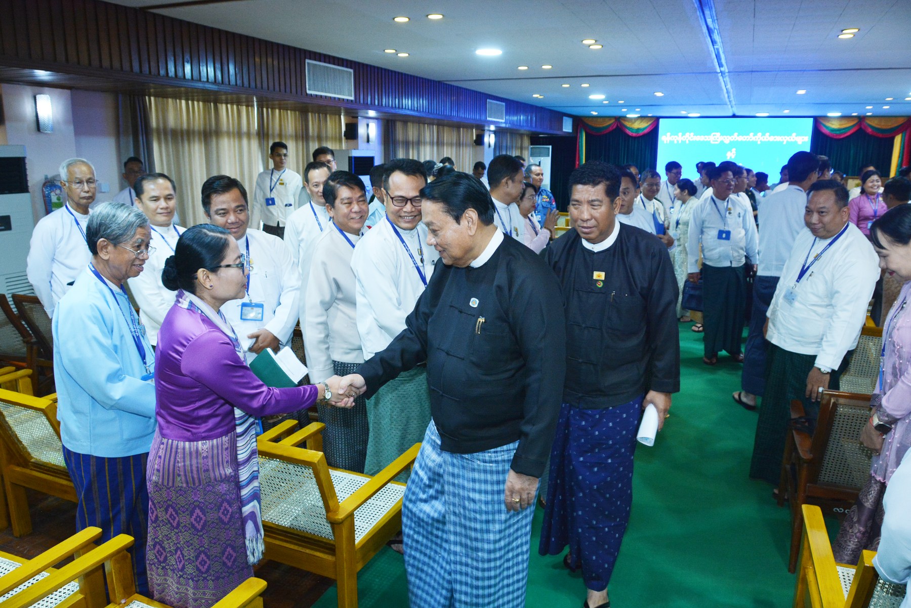 ပြည်သူ့လွှတ်တော်ဥက္ကဋ္ဌ၊ မြန်မာနိုင်ငံလွှတ်တော်အဖွဲ့( Myanmar Parliamentary Union-MPU) ဒုတိယဥက္ကဋ္ဌ ဦးခင်ရီ ရန်ကုန်တိုင်းဒေသကြီးလွှတ်တော် ကိုယ်စားလှယ်များအား တွေ့ဆုံ