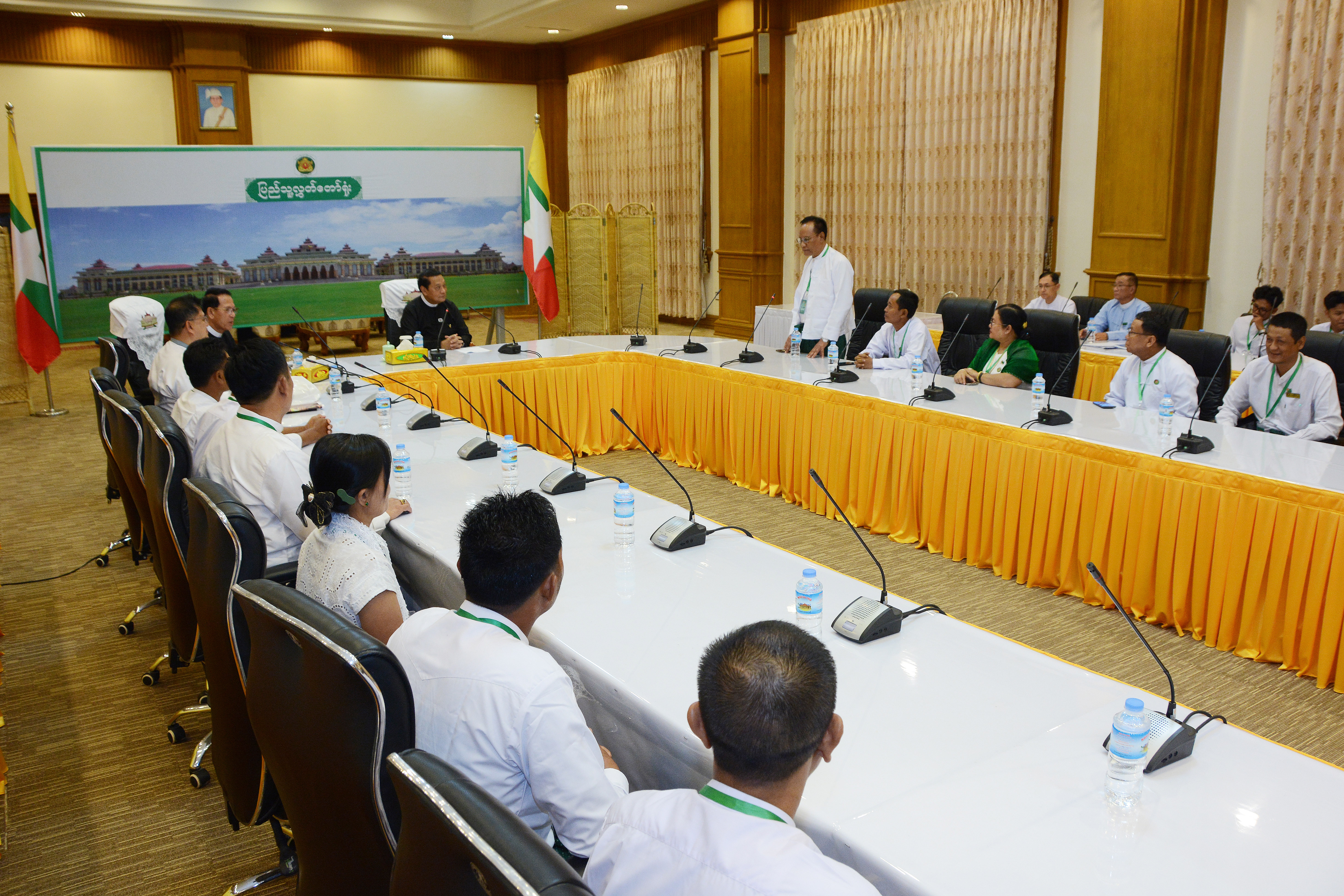 ပြည်သူ့လွှတ်တော်ဥက္ကဋ္ဌ ဦးခင်ရီ လှိုင်သာယာမြို့နယ် (အရှေ့ပိုင်း) မှ ပြည်ထောင်စုကြံ့ခိုင်ရေးနှင့်ဖွံ့ဖြိုးရေးပါတီဝင်များအား လက်ခံတွေ့ဆုံ