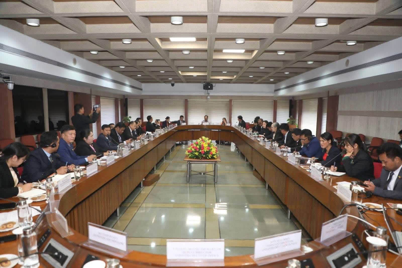 မြန်မာလွှတ်တော်ကိုယ်စားလှယ်များ အိန္ဒိယပါလီမန်တွင် စွမ်းဆောင်ရည်မြှင့်တင်ရေး အစီအစဉ် တက်ရောက်ခြင်း