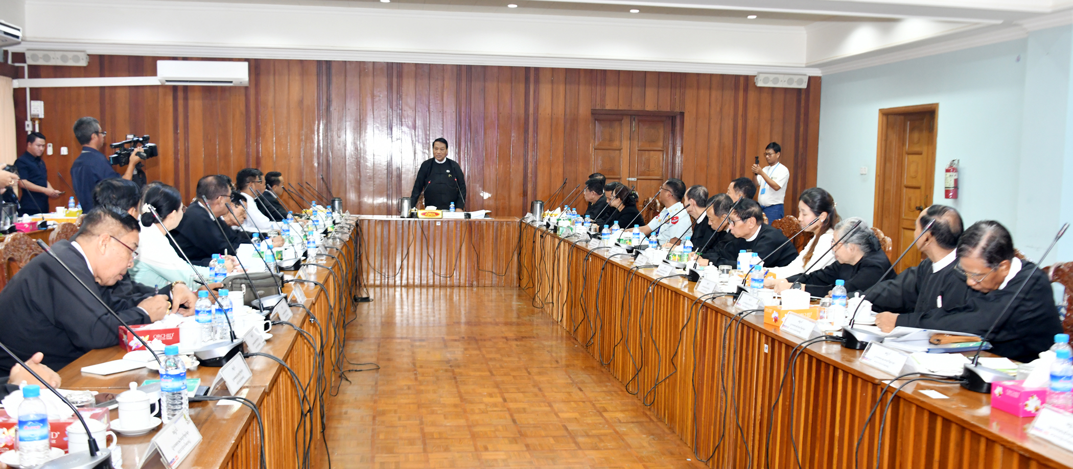 ပြည်သူ့လွှတ်တော်ဥက္ကဋ္ဌ ဦးခင်ရီ၊ ရန်ကုန်တိုင်းဒေသကြီးလွှတ်တော်ဥက္ကဋ္ဌ၊ ဒုတိယဥက္ကဋ္ဌ၊ ဥပဒေကြမ်းကော်မတီနှင့် ဥပဒေရေးရာနှင့် အထူးကိစ္စရပ်များ လေ့လာသုံးသပ်ရေးအဖွဲ့ဝင်တို့နှင့် တွေ့ဆုံ
