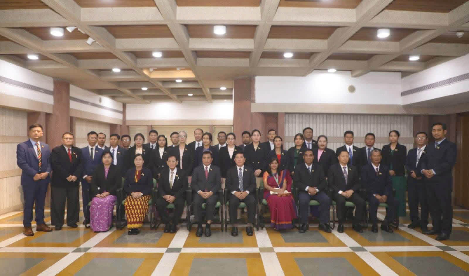 မြန်မာလွှတ်တော်ကိုယ်စားလှယ်များ အိန္ဒိယပါလီမန်တွင် စွမ်းဆောင်ရည်မြှင့်တင်ရေး အစီအစဉ် တက်ရောက်ခြင်း