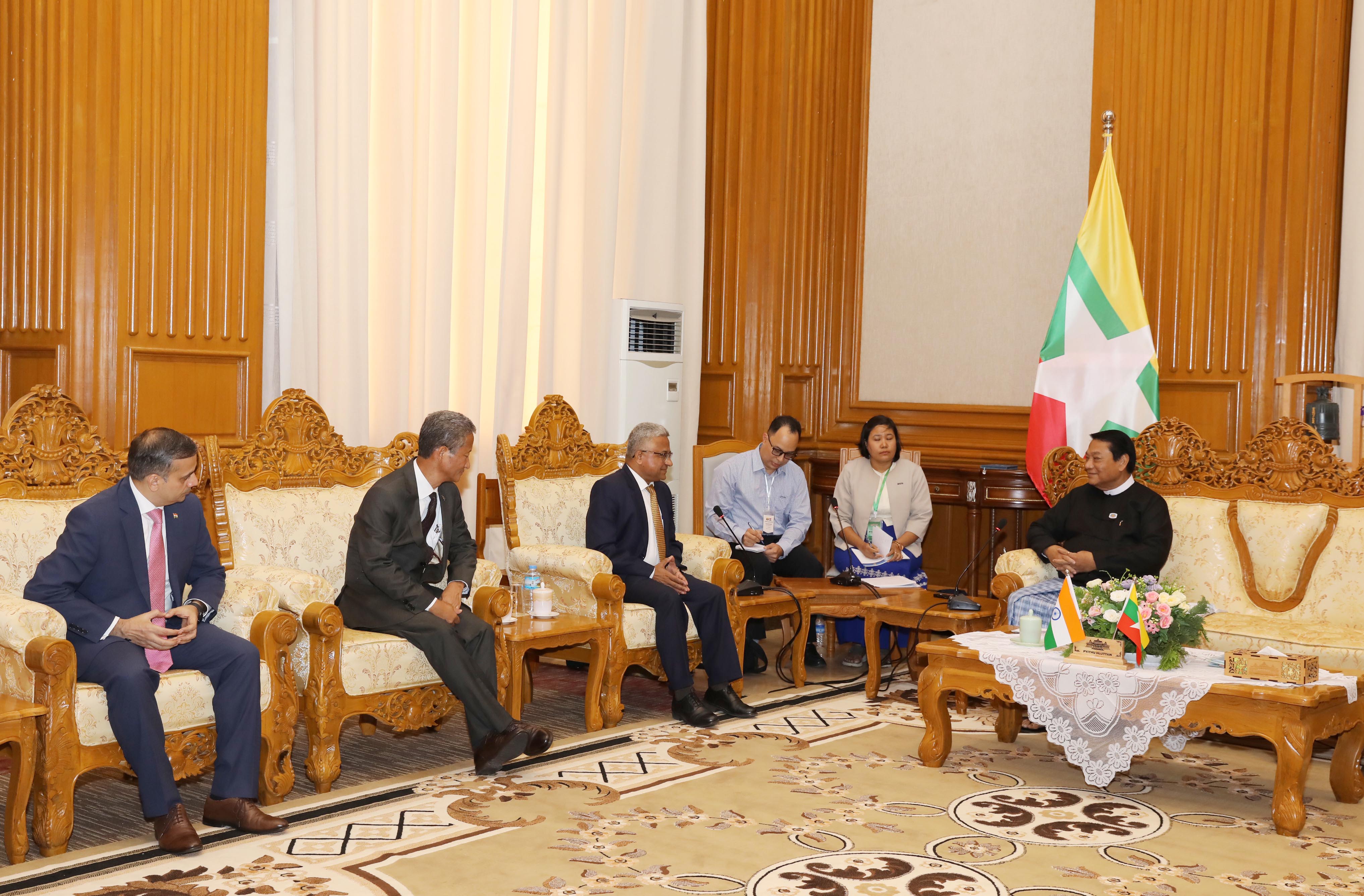 ပြည်သူ့လွှတ်တော်ဥက္ကဋ္ဌ ဦးခင်ရီ  မြန်မာနိုင်ငံဆိုင်ရာ အိန္ဒိယနိုင်ငံသံအမတ်ကြီးဦးဆောင်သောအဖွဲ့အား လက်ခံတွေ့ဆုံ