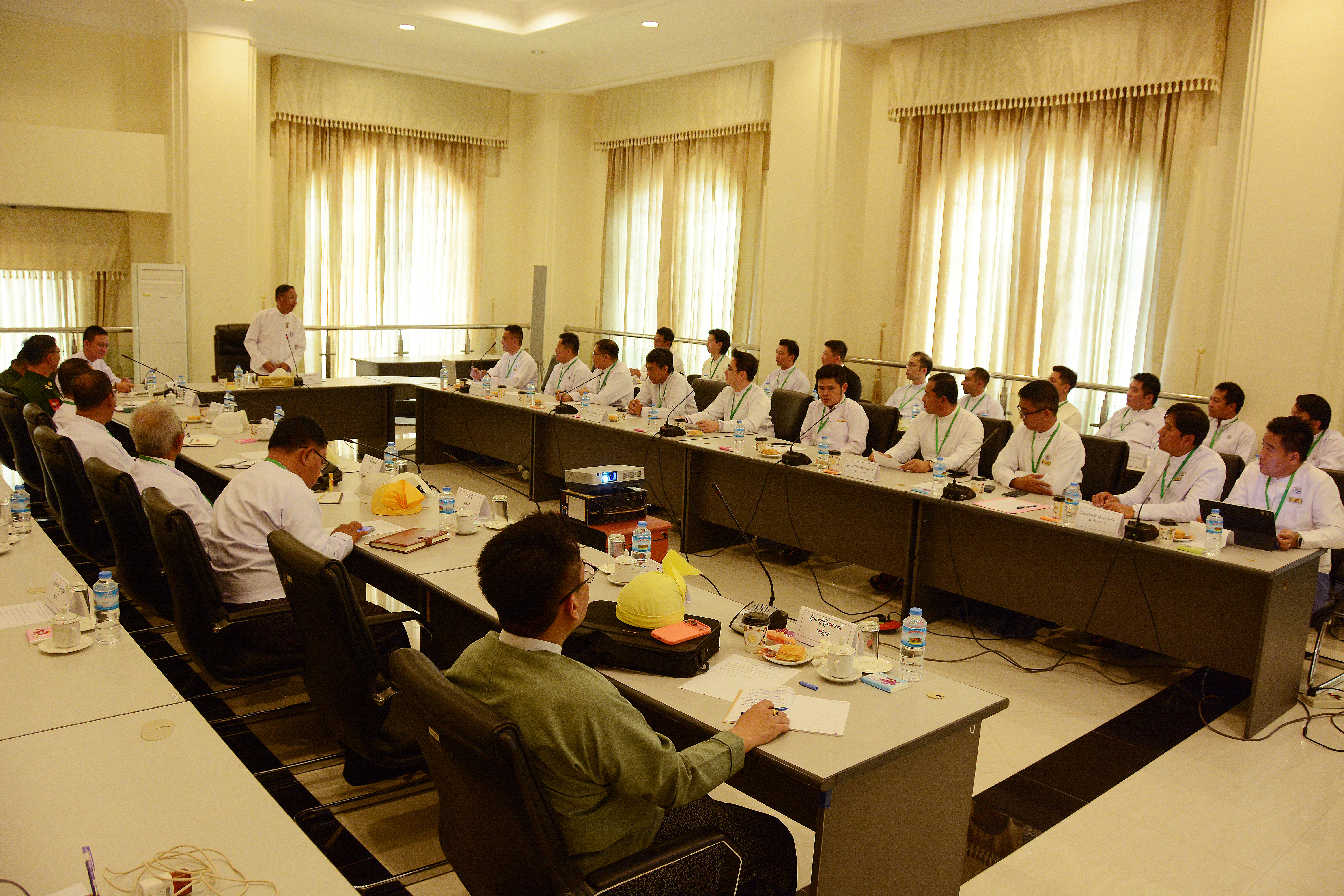 ပြည်သူ့လွှတ်တော်၊ ဘဏ်များနှင့်ငွေကြေးဆိုင်ရာဖွံ့ဖြိုးတိုးတက်ရေး  ကော်မတီဥက္ကဋ္ဌ ဦးမောင်မောင်တင့်  မြန်မာနိုင်ငံမိုဘိုင်းဖုန်းလုပ်ငန်းရှင်များအသင်း (MMIA) အဖွဲ့အား လက်ခံတွေ့ဆုံ