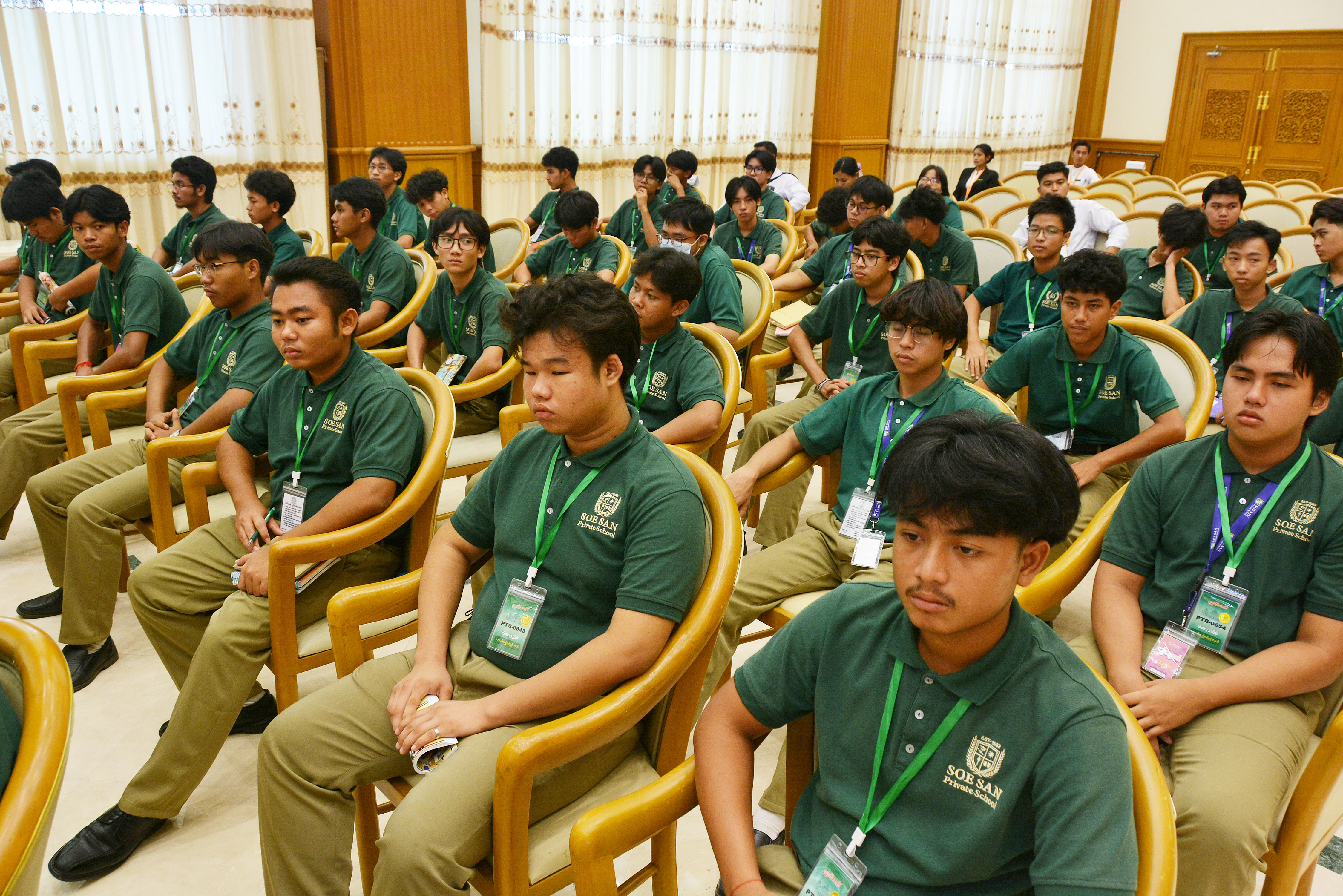 ပြည်သူ့လွှတ်တော်အစည်းအဝေးကျင်းပမှုကို လာရောက်လေ့လာ