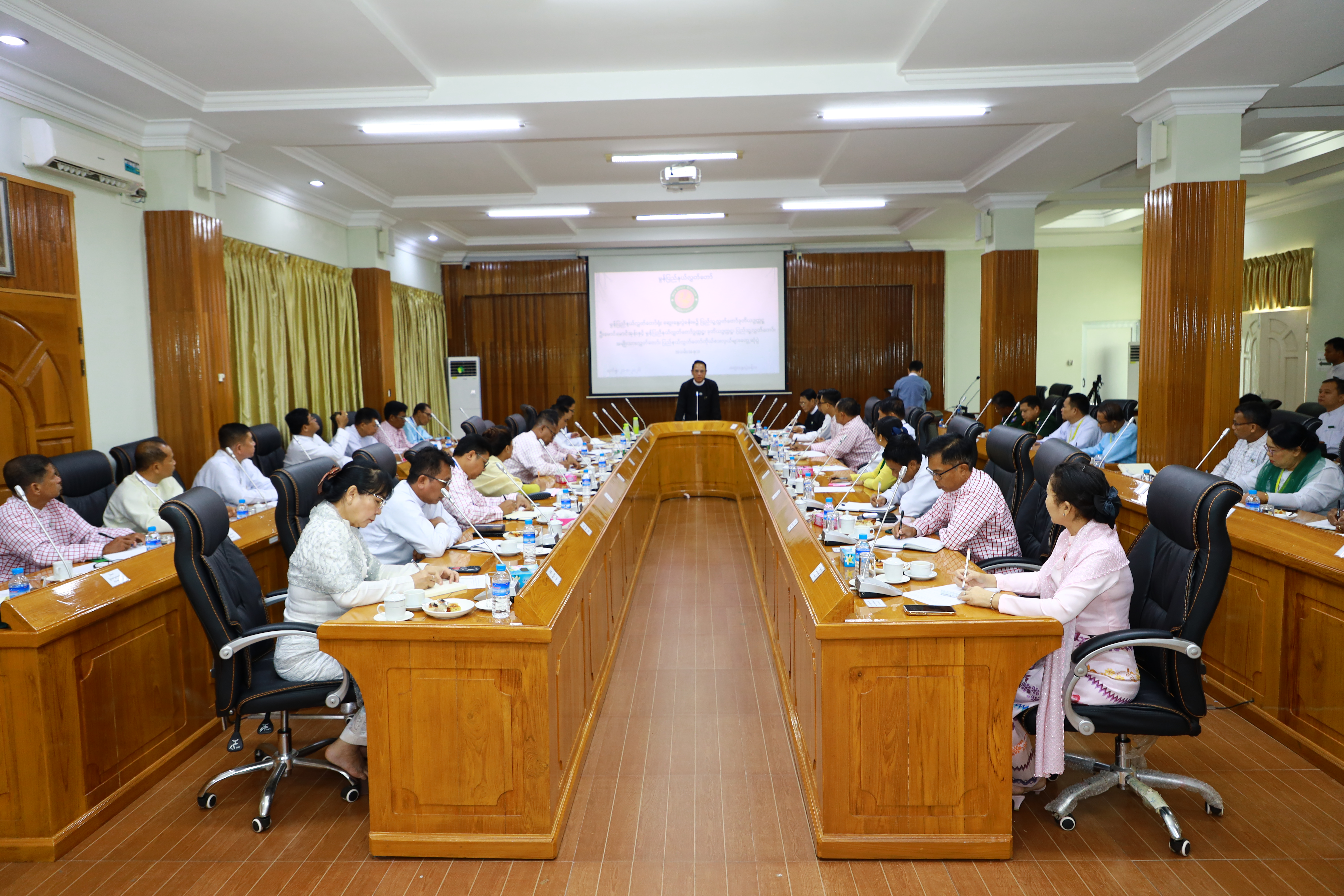 နိုင်ငံတော်၊ လွှတ်တော်နှင့် ပြည်သူလူထု ပူးပေါင်းကာ နိုင်ငံတော်ဖွံဖြိုးတိုးတက်ရေး အတွက် ကြိုးစားဆောင်ရွက်သွားကြစေလို