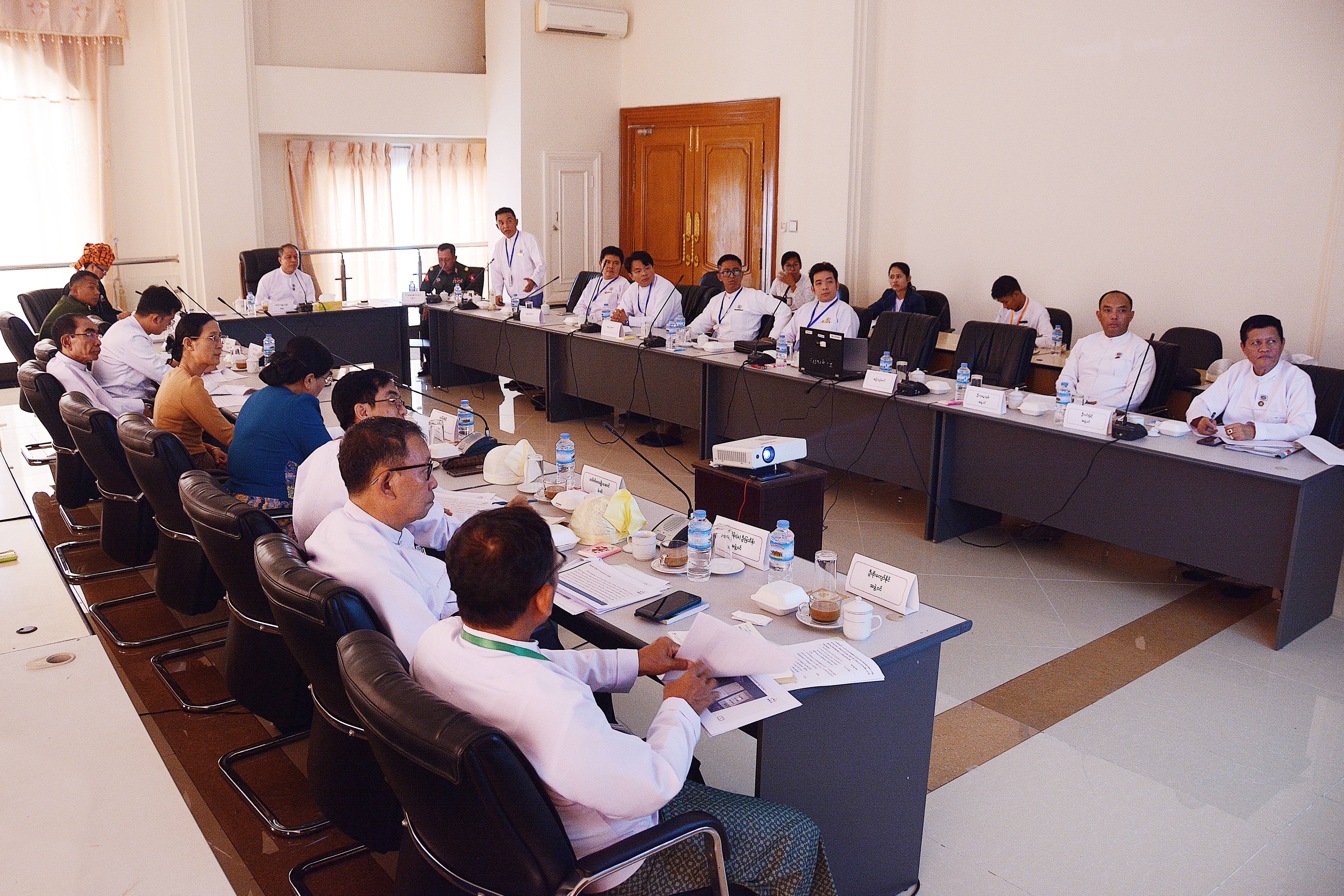 ပြည်သူ့လွှတ်တော်၊ ပို့ဆောင်ဆက်သွယ်ရေး၊ ဒီဂျစ်တယ်နှင့် သိပ္ပံနည်းပညာကော်မတီ ဥက္ကဋ္ဌ ဒေါက်တာနန္ဒာလှမြင့် မြန်မာနိုင်ငံမိုဘိုင်းဖုန်းလုပ်ငန်းရှင်များအသင်း(MMIA) အဖွဲ့အား လက်ခံတွေ့ဆုံ