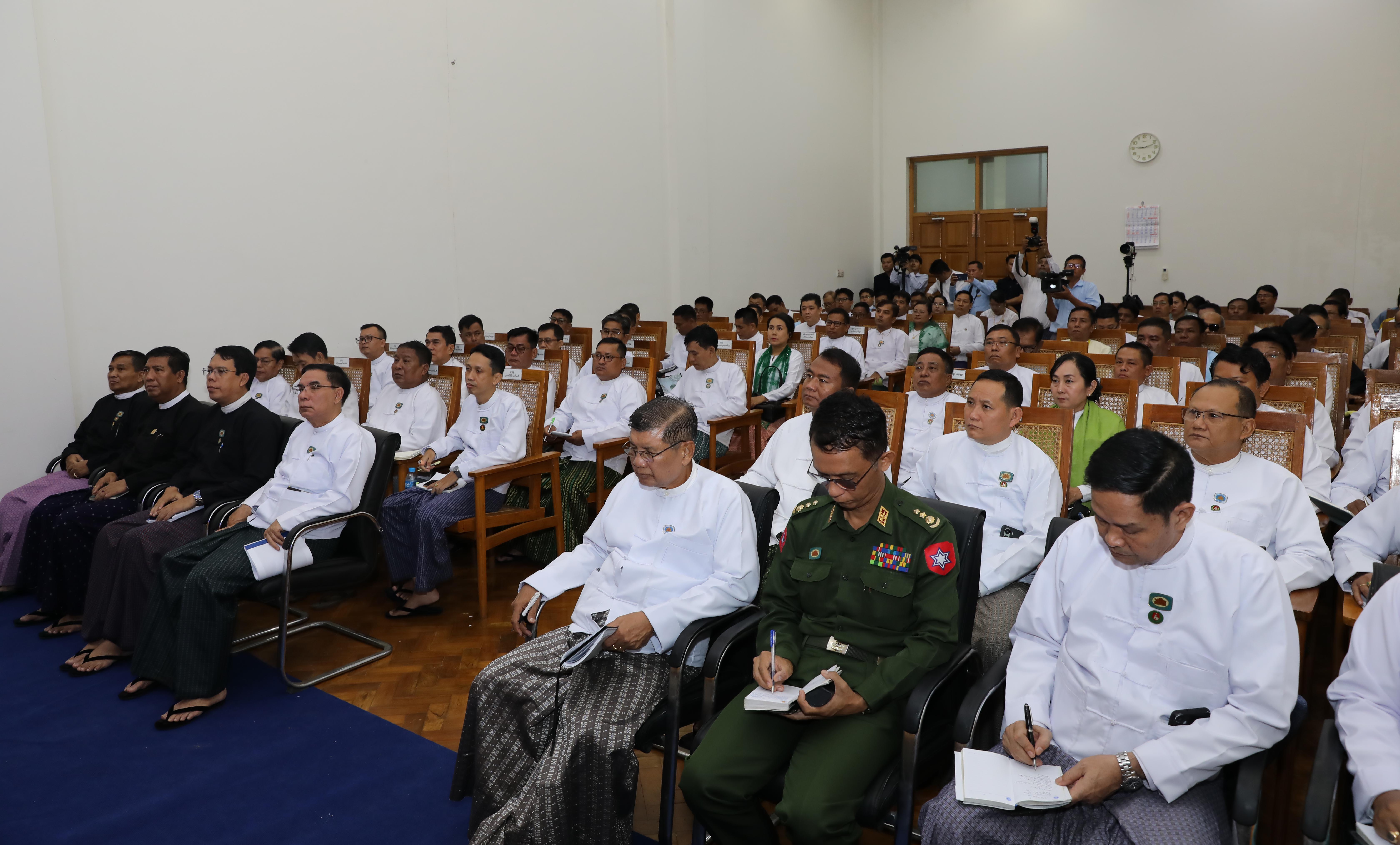 ပြည်သူ့လွှတ်တော်ဥက္ကဋ္ဌ၊ မြန်မာနိုင်ငံလွှတ်တော်အဖွဲ့( Myanmar Parliamentary Union-MPU) ဒုတိယဥက္ကဋ္ဌ ဦးခင်ရီ ပဲခူးတိုင်းဒေသကြီးအစိုးရအဖွဲ့ ဝန်ကြီးချုပ်နှင့် ပဲခူးတိုင်းဒေသကြီးအတွင်းရှိ လွှတ်တော်ကိုယ်စားလှယ်များအား တွေ့ဆုံ