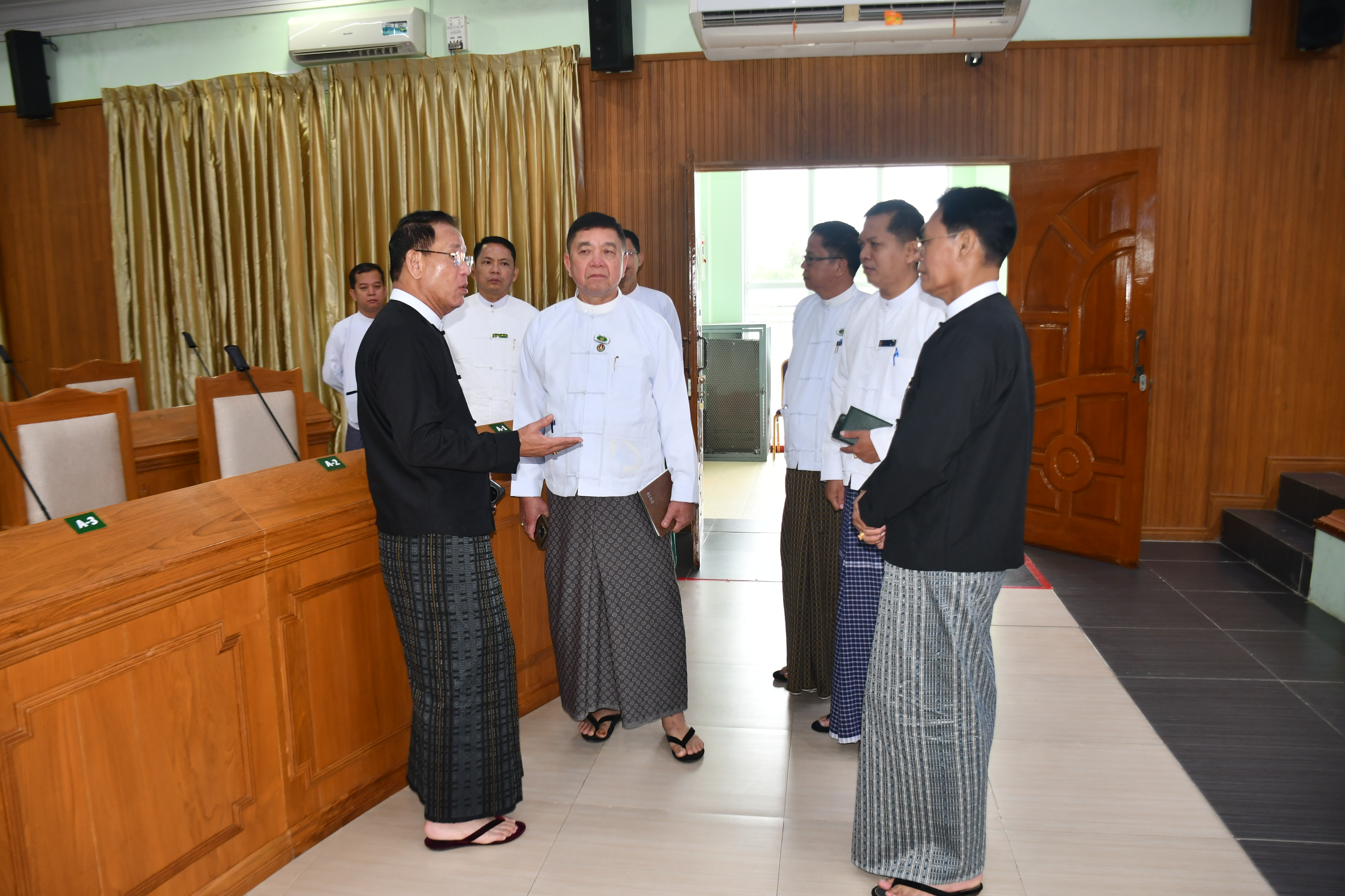 နိုင်ငံတော်၊ လွှတ်တော်နှင့် ပြည်သူလူထု ပူးပေါင်းကာ နိုင်ငံတော်ဖွံဖြိုးတိုးတက်ရေး အတွက် ကြိုးစားဆောင်ရွက်သွားကြစေလို