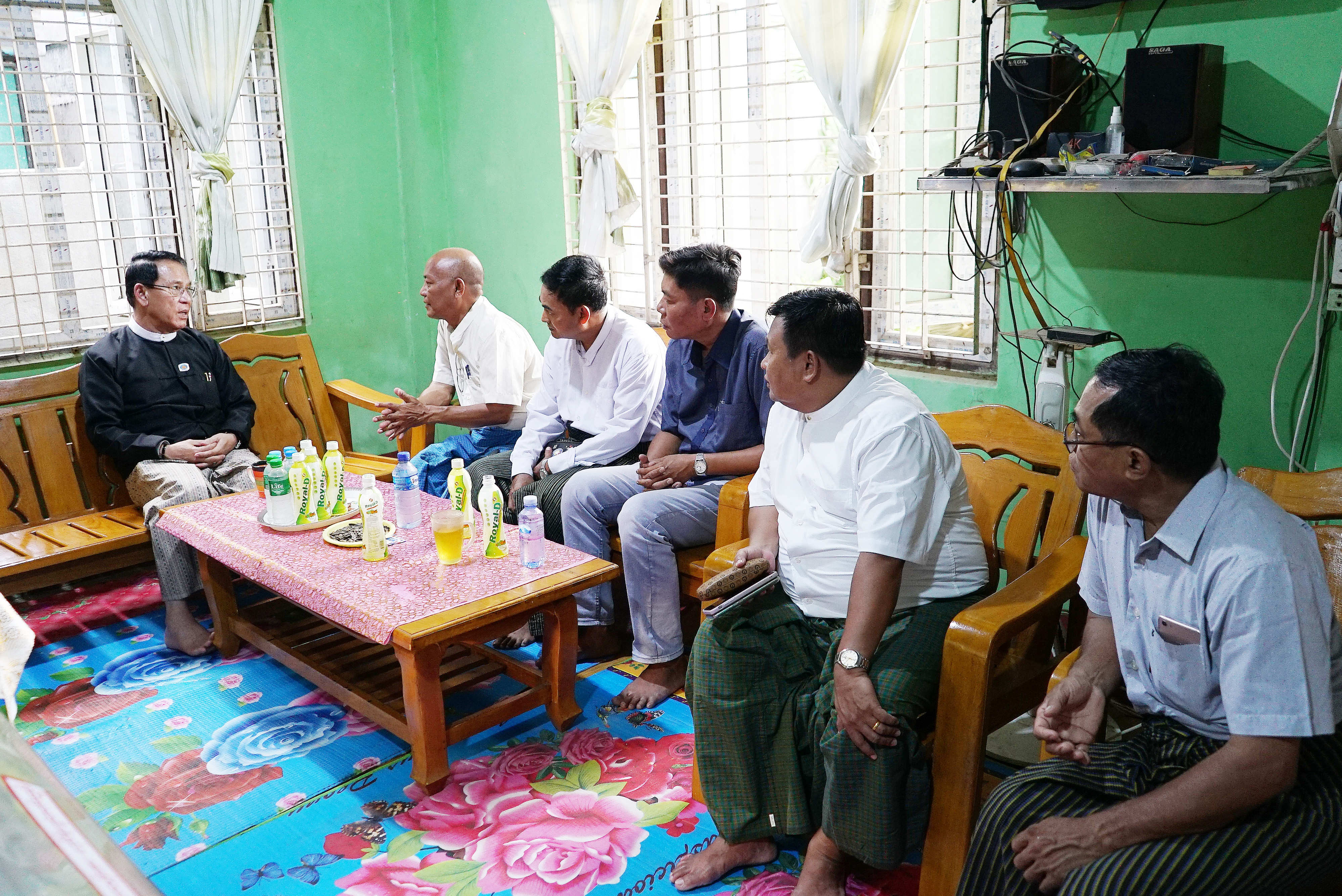 ပြည်သူ့လွှတ်တော်ဒုတိယဥက္ကဋ္ဌ ဦးမောင်မောင်အုန်း တပ်ကုန်းမြို့နယ်ရှိ မြို့မိမြို့ဖများအား ရင်းရင်းနှီးနှီးသွားရောက်တွေ့ဆုံ
