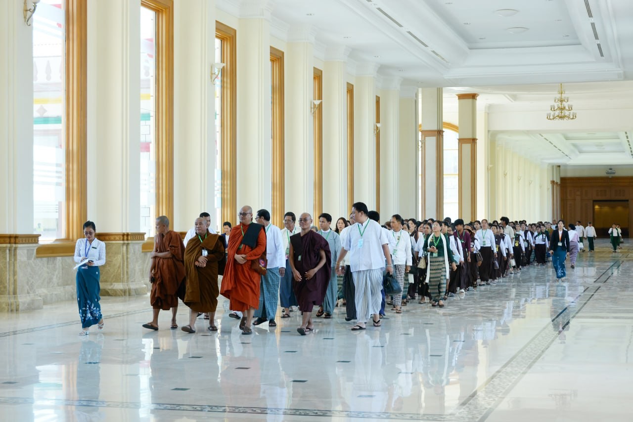 ပြည်သူ့လွှတ်တော်ဥက္ကဋ္ဌဦးခင်ရီ တတိယအကြိမ်ပြည်သူ့လွှတ်တော် တတိယပုံမှန်အစည်းအဝေးဆဋ္ဌမမြောက်နေ့သို့ လာရောက်လေ့လာသည့်မြန်မာနိုင်ငံလုံးဆိုင်ရာထေရဝါဒဗုဒ္ဓဘာသာအဖွဲ့ချုပ်၊ နယ်စပ်တောင်တန်းဒေသ၊ သာသနာနုဂ္ဂဟအသင်းနှင့် နေပြည်တော်မသန်စွမ်းသူများအသင်းတို့အားတွေ့ဆုံ