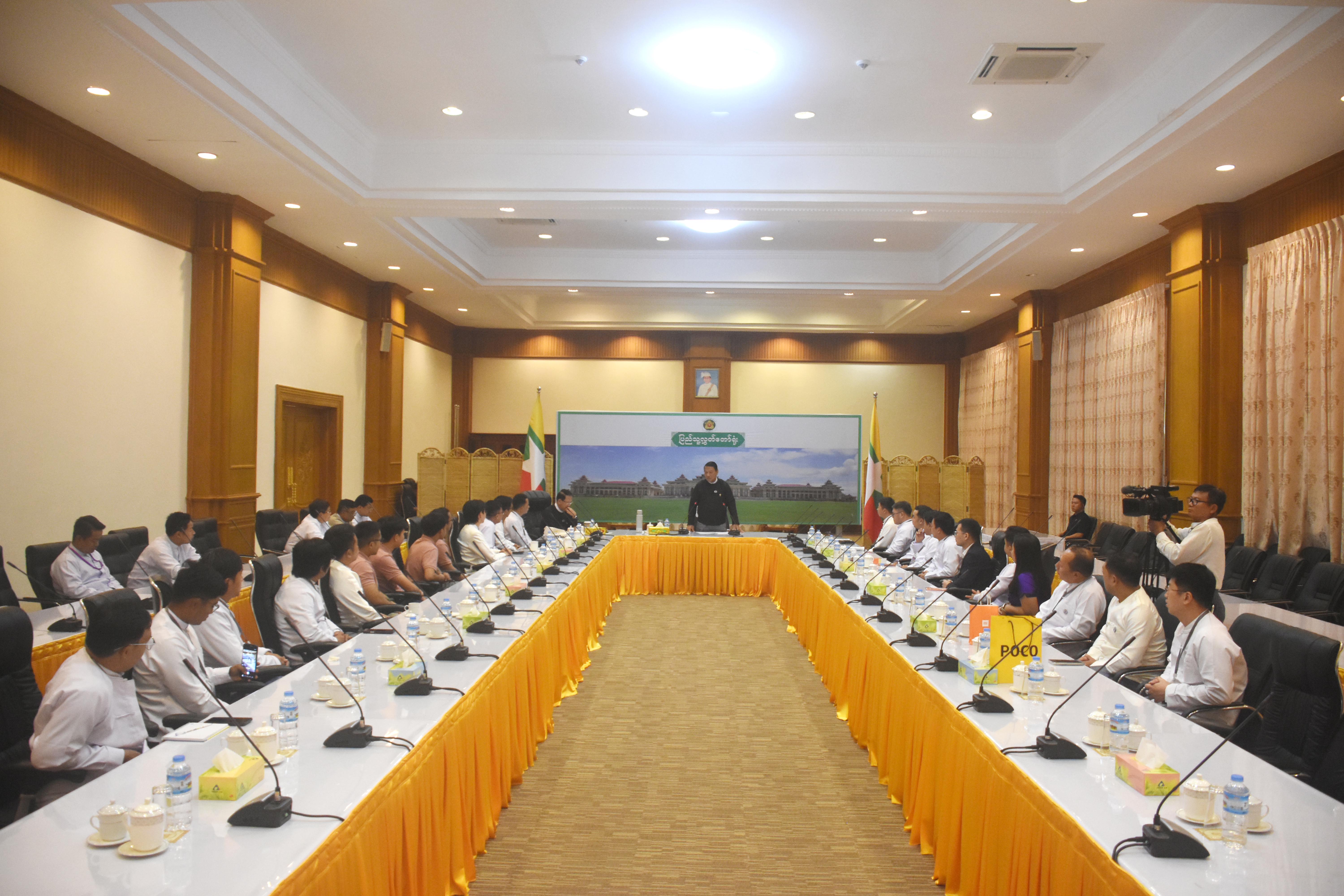ပြည်သူ့လွှတ်တော်ဥက္ကဋ္ဌ ဦးခင်ရီ တတိယအကြိမ် ပြည်သူ့လွှတ်တော် တတိယပုံမှန်အစည်းအဝေး ပဥ္စမမြောက်နေ့သို့ လာရောက်လေ့လာသည့် နေပြည်တော်အမျိုးသမီးများနှင့် ကလေးသူငယ်များဘဝမြှင့်တင်ရေးအသင်းအား တွေ့ဆုံ