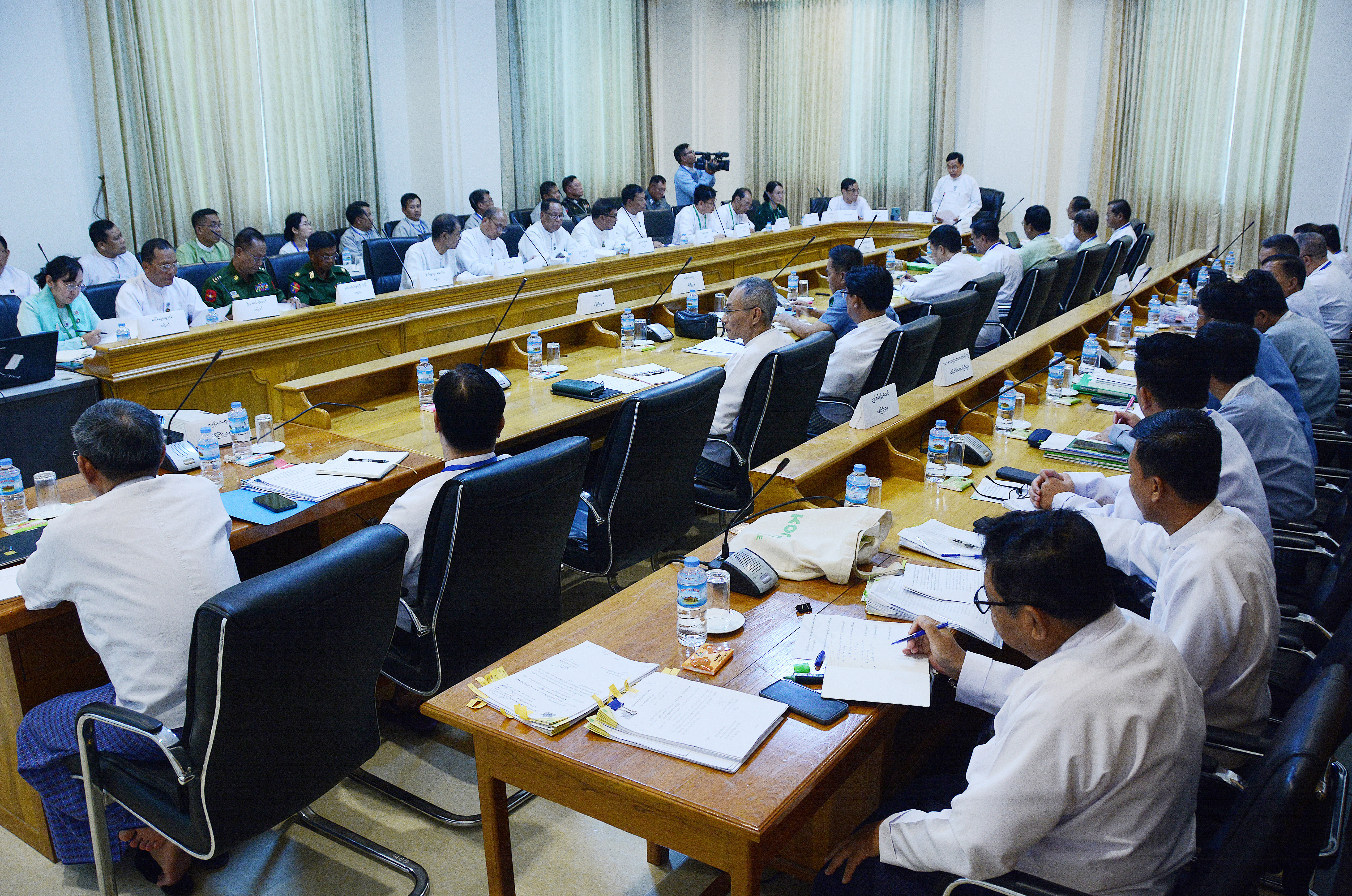 ပြည်သူ့လွှတ်တော်အစိုးရ၏ အာမခံချက်များ၊ ကတိများနှင့် တာဝန်ခံချက်များစိစစ်ရေးကော်မတီ သက်ဆိုင်ရာဝန်ကြီးဌာနများနှင့် လုပ်ငန်းညှိနှိုင်းအစည်းအဝေး ကျင်းပ