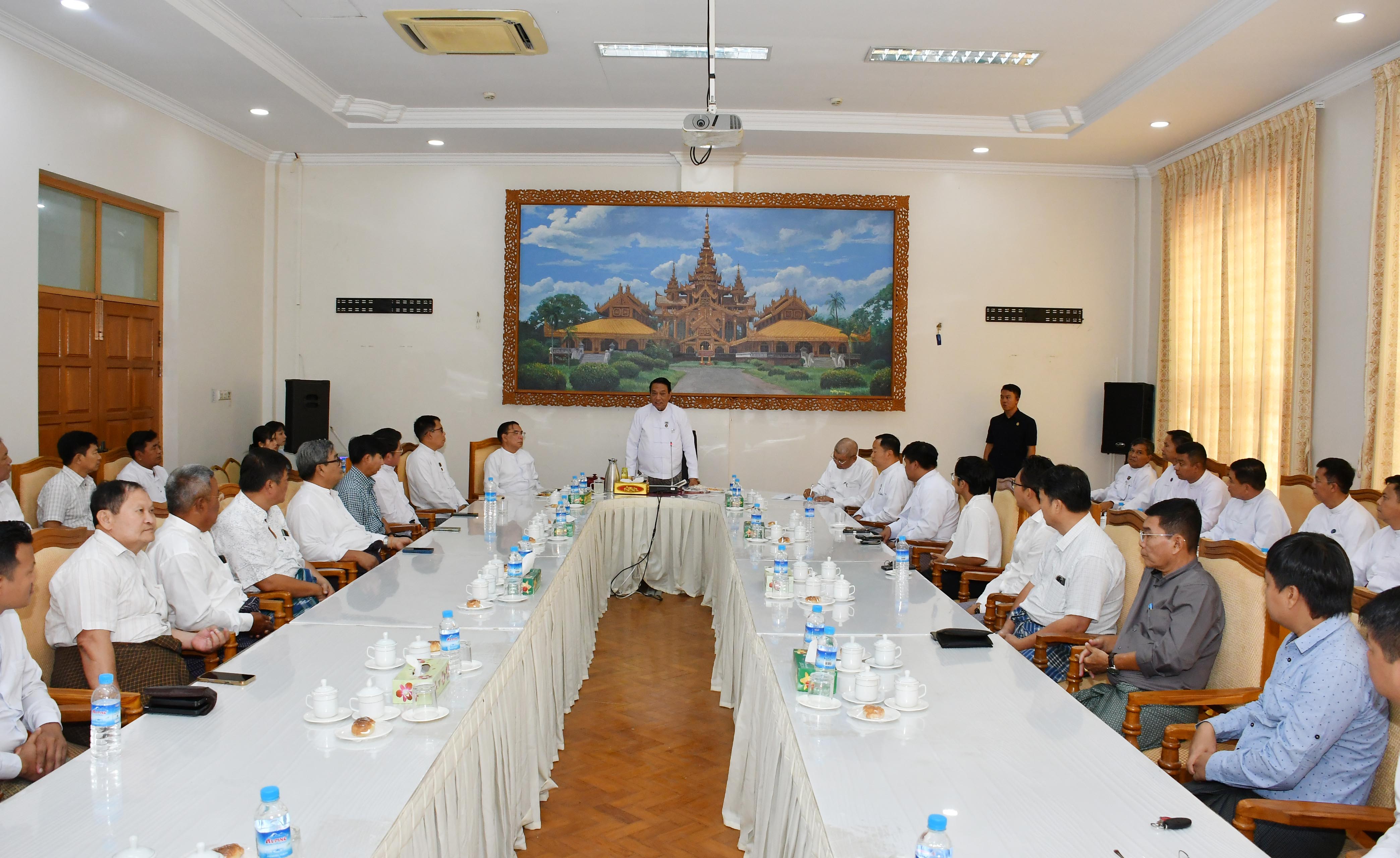 ပြည်သူ့လွှတ်တော်ဥက္ကဋ္ဌ ဦးခင်ရီ  ပဲခူးတိုင်းဒေသကြီးအတွင်းရှိ လွှတ်တော်ကိုယ်စားလှယ်များနှင့်တွေ့ဆုံ
