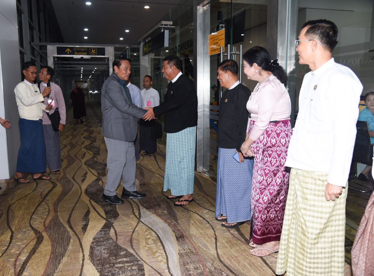 ပြည်သူ့လွှတ်တော်ဥက္ကဋ္ဌ ဦးခင်ရီ မြန်မာနိုင်ငံသို့ ပြန်လည်ရောက်ရှိခြင်း