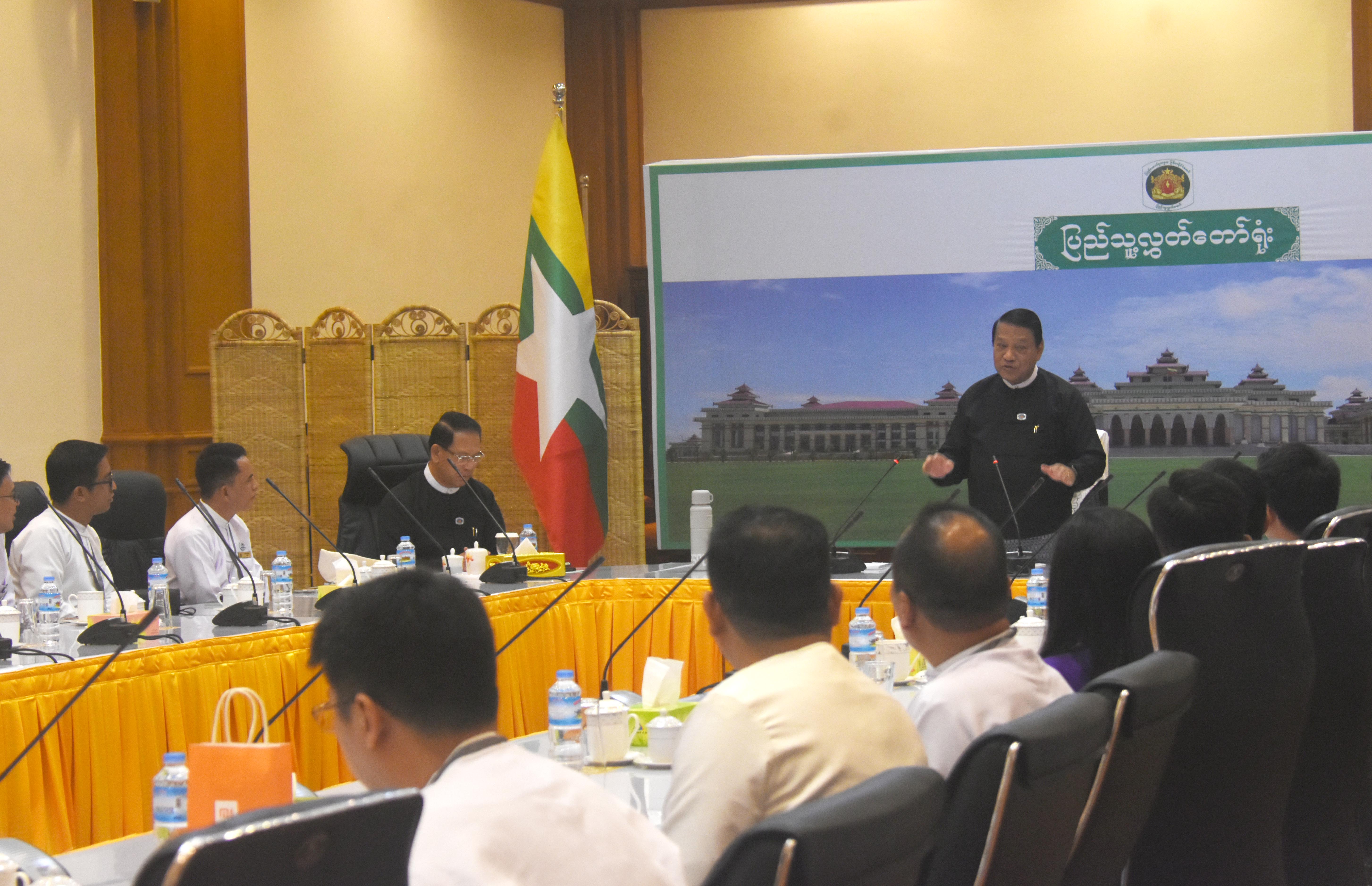 ပြည်သူ့လွှတ်တော်ဥက္ကဋ္ဌ ဦးခင်ရီ တတိယအကြိမ် ပြည်သူ့လွှတ်တော် တတိယပုံမှန်အစည်းအဝေး ပဥ္စမမြောက်နေ့သို့ လာရောက်လေ့လာသည့် နေပြည်တော်အမျိုးသမီးများနှင့် ကလေးသူငယ်များဘဝမြှင့်တင်ရေးအသင်းအား တွေ့ဆုံ