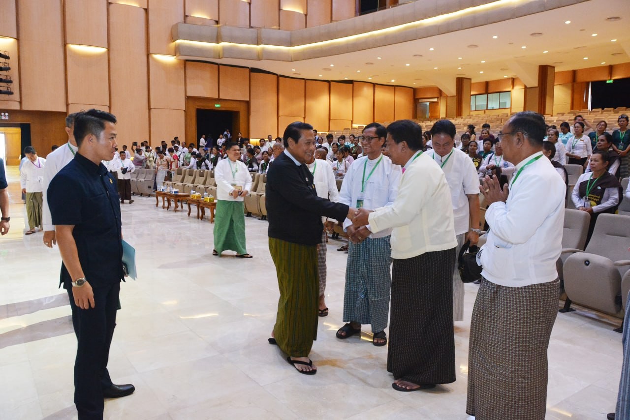 ပြည်သူ့လွှတ်တော်ဥက္ကဋ္ဌဦးခင်ရီ တတိယအကြိမ်ပြည်သူ့လွှတ်တော် တတိယပုံမှန်အစည်းအဝေးဆဋ္ဌမမြောက်နေ့သို့ လာရောက်လေ့လာသည့်မြန်မာနိုင်ငံလုံးဆိုင်ရာထေရဝါဒဗုဒ္ဓဘာသာအဖွဲ့ချုပ်၊ နယ်စပ်တောင်တန်းဒေသ၊ သာသနာနုဂ္ဂဟအသင်းနှင့် နေပြည်တော်မသန်စွမ်းသူများအသင်းတို့အားတွေ့ဆုံ
