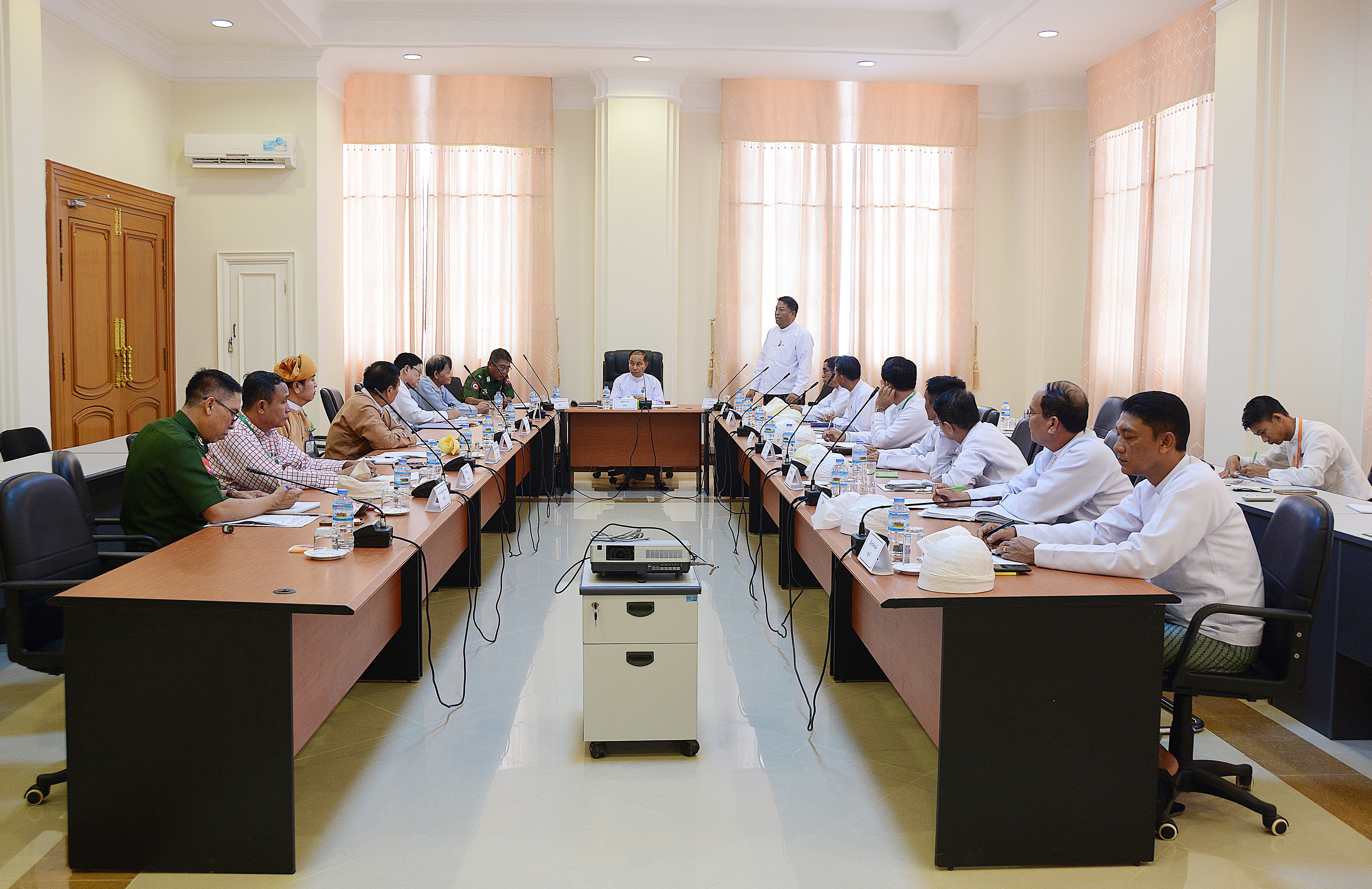 ပြည်သူ့လွှတ်တော် တောင်သူလယ်သမားရေးရာကော်မတီဥက္ကဋ္ဌ ဦးမြတ်ကျော် တောင်သူလယ်သမားဘဝ ဖွံ့ဖြိုးတိုးတက်ရေးအသင်းမှ တာဝန်ရှိသူများနှင့်တွေ့ဆုံ