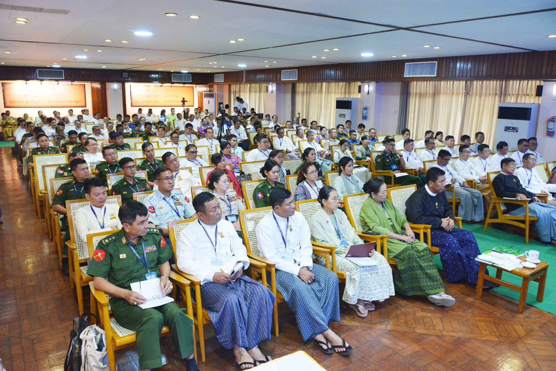 ပြည်သူ့လွှတ်တော်ဥက္ကဋ္ဌ၊ မြန်မာနိုင်ငံလွှတ်တော်အဖွဲ့( Myanmar Parliamentary Union-MPU) ဒုတိယဥက္ကဋ္ဌ ဦးခင်ရီ ရန်ကုန်တိုင်းဒေသကြီးလွှတ်တော် ကိုယ်စားလှယ်များအား တွေ့ဆုံ