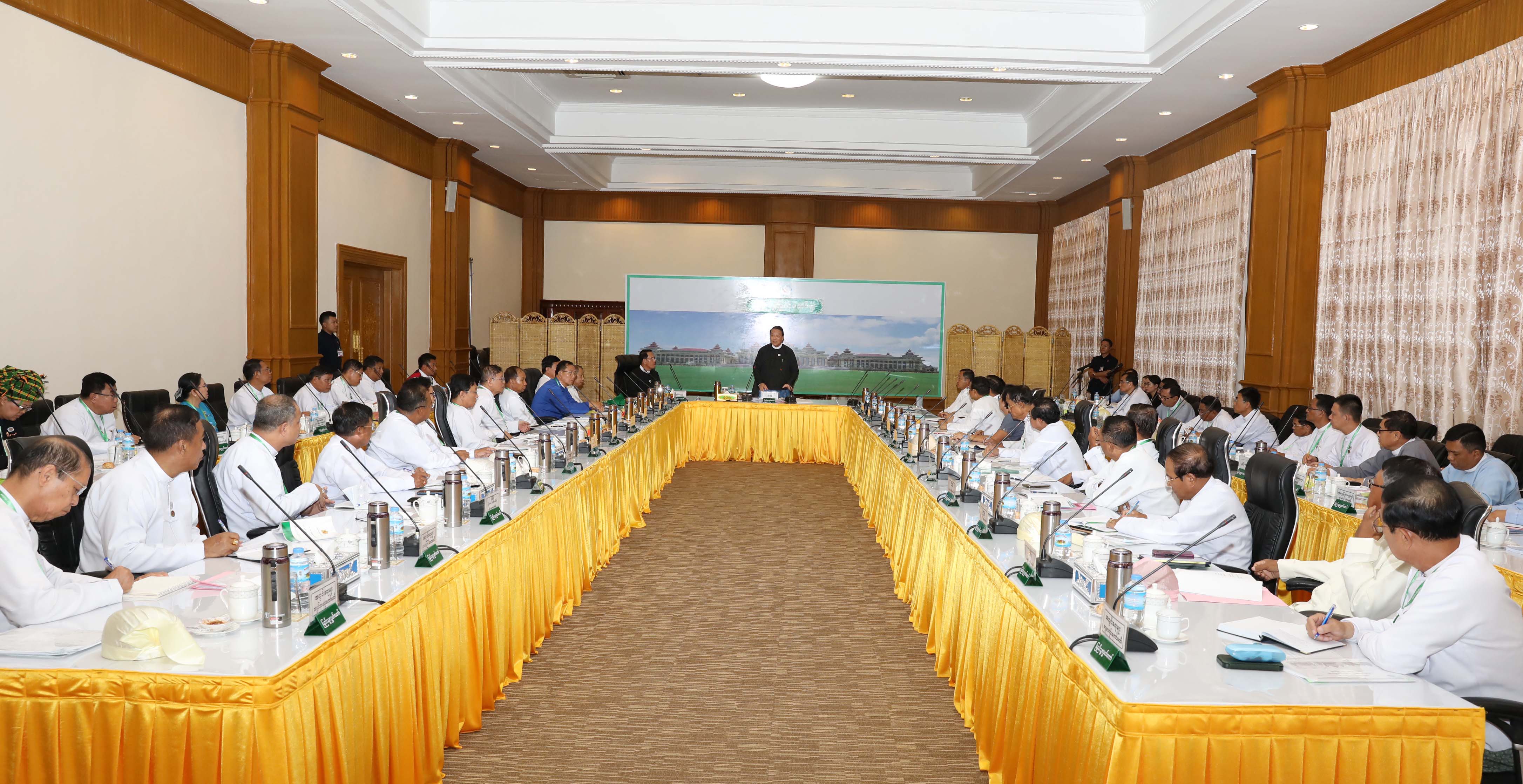 ပြည်သူ့လွှတ်တော်ဥက္ကဋ္ဌ ဦးခင်ရီ ပြည်သူ့လွှတ်တော် ကော်မတီများမှ ဥက္ကဋ္ဌများ၊  အတွင်းရေးမှူးများနှင့်လုပ်ငန်းညှိနှိုင်းအစည်းအဝေးကျင်းပ