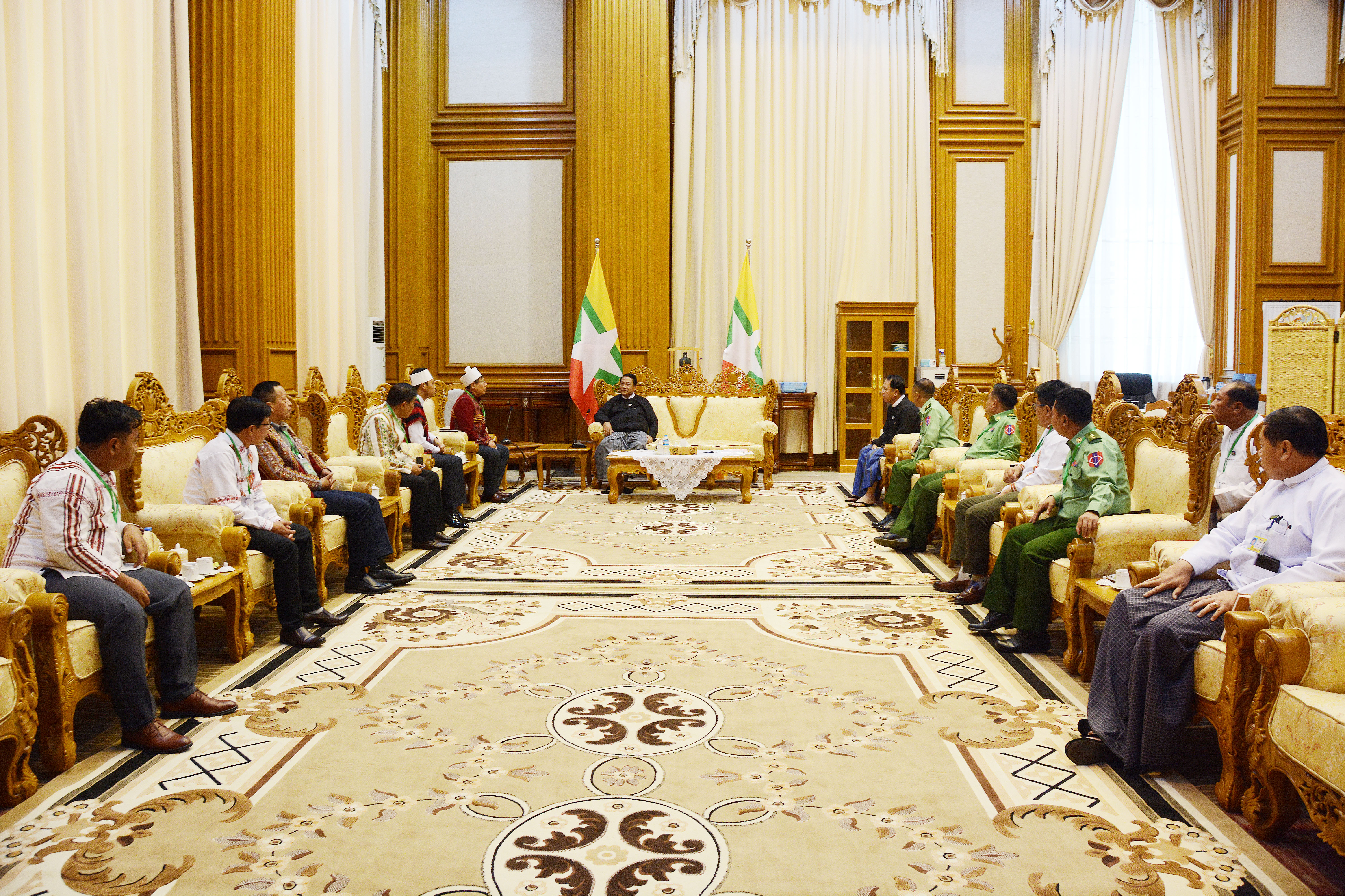 ပြည်သူ့လွှတ်တော်ဥက္ကဋ္ဌ ဦးခင်ရီ တတိယအကြိမ် ပြည်သူ့လွှတ်တော်  ဒုတိယပုံမှန်အစည်းအဝေး (၁၉) ရက်မြောက်နေ့သို့ လာရောက်လေ့လာသည့် ချင်းပြည်နယ်လွှတ်တော်  ဥက္ကဋ္ဌ၊ ဒုတိယဥက္ကဋ္ဌနှင့် ပြည်နယ်လွှတ်တော်ကိုယ်စားလှယ်များအား  လက်ခံတွေ့ဆုံ